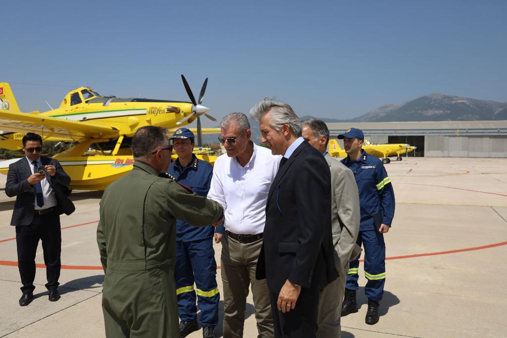 Με τρία εναέρια μέσα συνδράμει η Τουρκία την Ελλάδα για την αντιμετώπιση των δασικών πυρκαγιών 