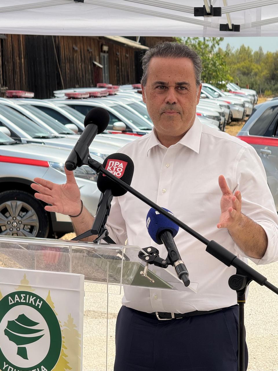 Τελετή παράδοσης-παραλαβής 50 νέων οχημάτων στη Δασική Υπηρεσία, παρουσία των Υπουργών Περιβάλλοντος και Ενέργειας και Κλιματικής Κρίσης και Πολιτικής Προστασίας, κ.κ. Σταύρου Παπασταύρου και Γιάννη Κεφαλογιάννη