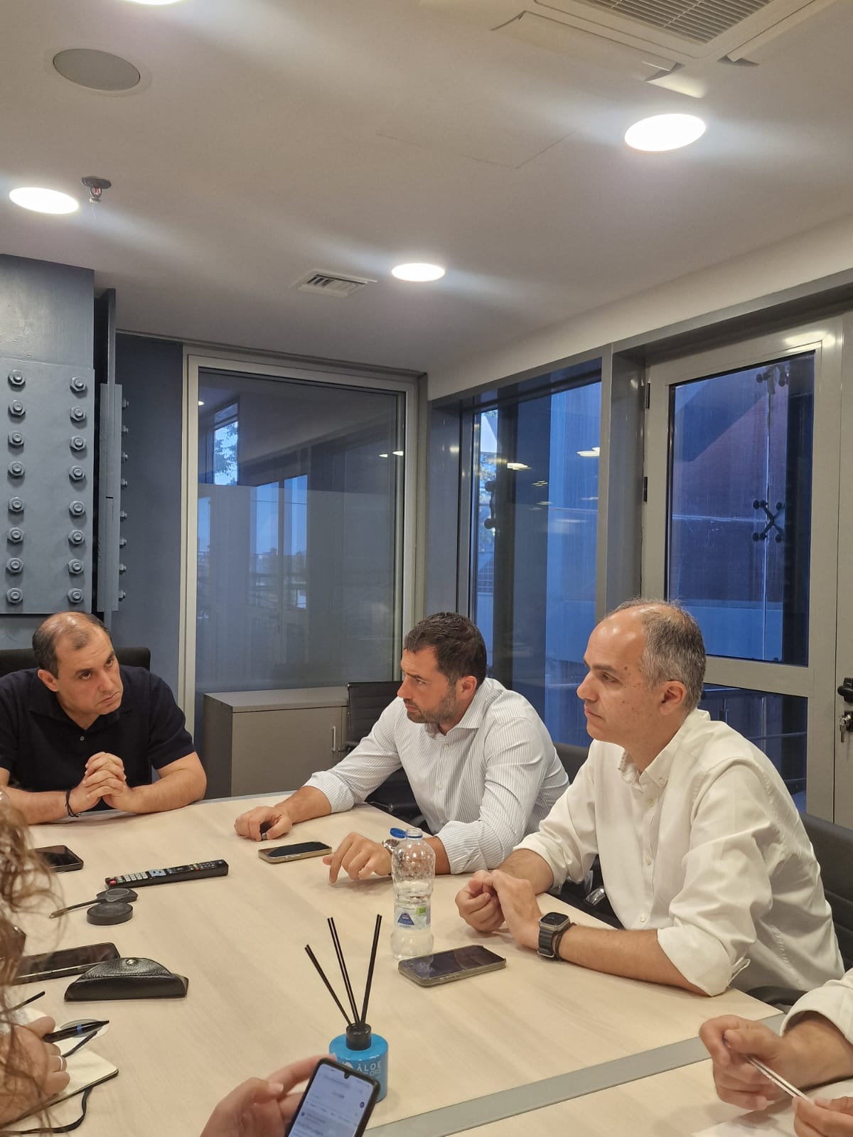 Συνάντηση εργασίας του Υφυπουργού Κλιματικής Κρίσης και Πολιτικής Προστασίας Κ. Κατσαφάδου με Περιφερειακές Αρχές της Εύβοιας