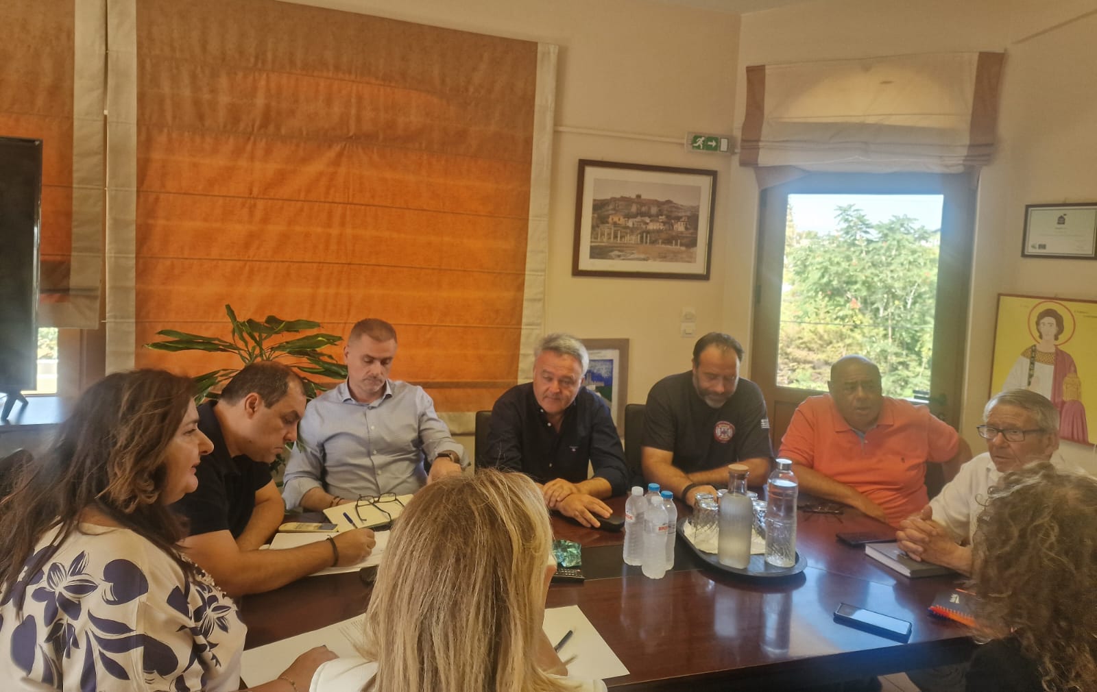 Αυτοψία στις καμένες περιοχές του Δήμου Διονύσου από τον Υφυπουργό Κλιματικής Κρίσης και Πολιτικής Προστασίας Κώστα Κατσαφάδο