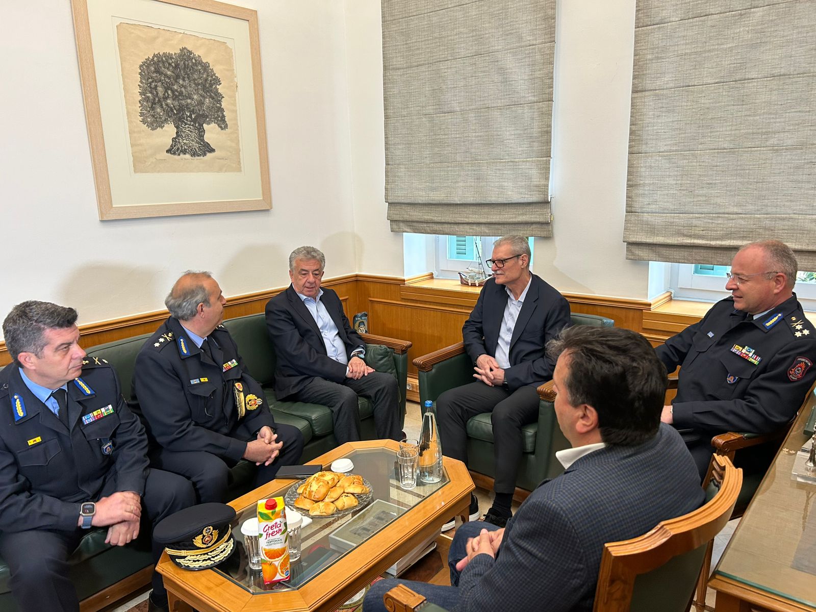 Ευρεία σύσκεψη υπό τον ΥΠΚΚΠΠ Ευάγγελο Τουρνά για την προετοιμασία της αντιπυρικής περιόδου στην Περιφέρεια Κρήτης  «Η κλιματική κρίση παραμένει απρόβλεπτη και μεταβαλλόμενη – απαιτείται συνεχής εγρήγορση και ενίσχυση της ετοιμότητας»