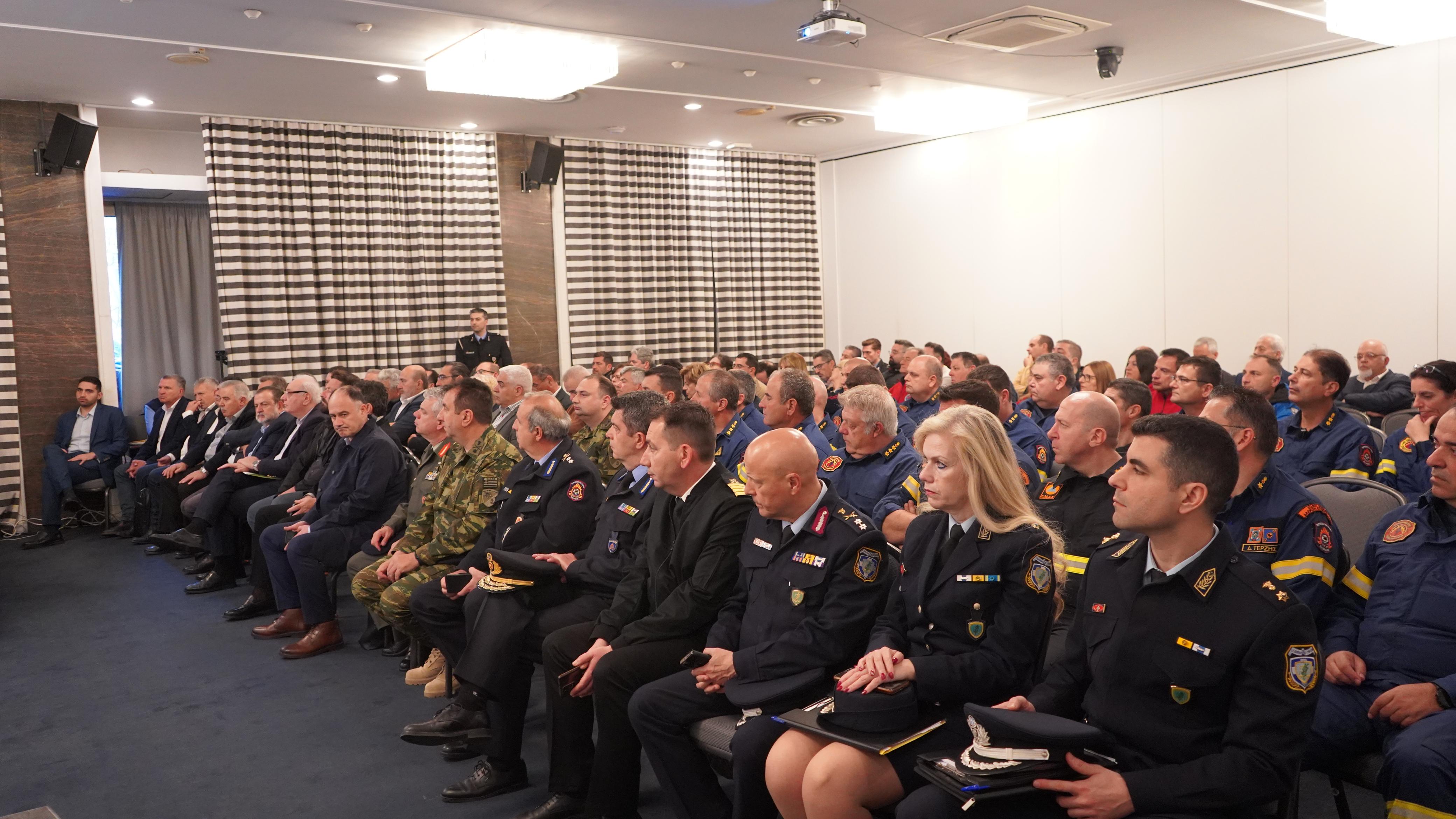 Ευρεία σύσκεψη υπό τον ΥΠΚΚΠΠ Ευάγγελο Τουρνά για την προετοιμασία της αντιπυρικής περιόδου στην Περιφέρεια Κρήτης  «Η κλιματική κρίση παραμένει απρόβλεπτη και μεταβαλλόμενη – απαιτείται συνεχής εγρήγορση και ενίσχυση της ετοιμότητας»