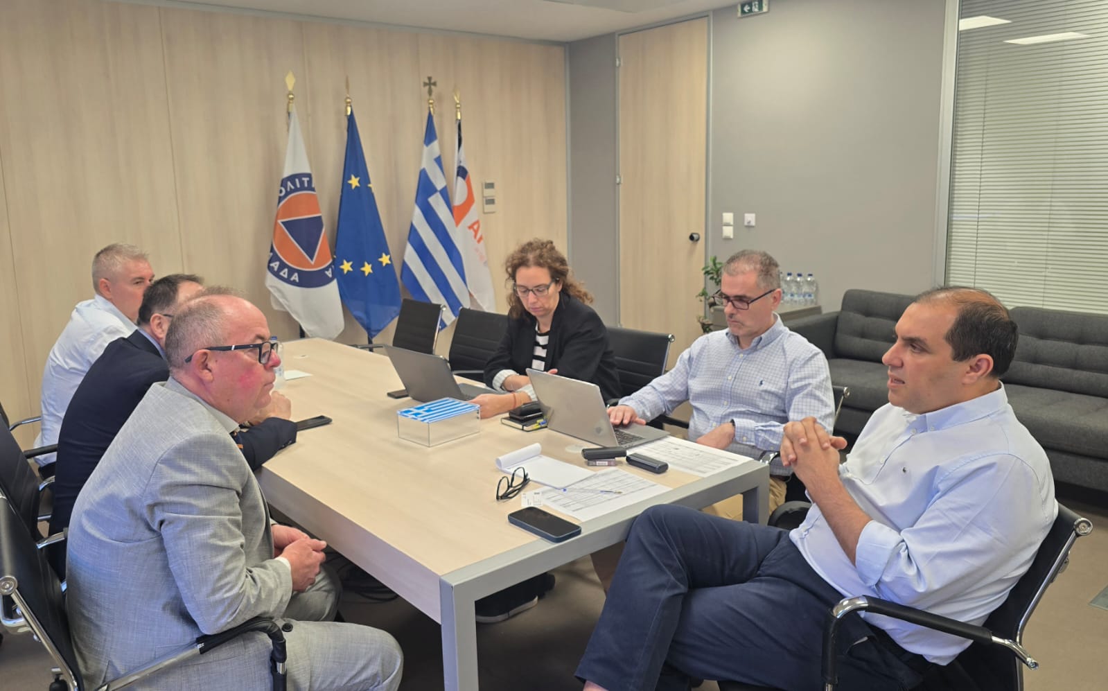 Κ. Κατσαφάδος: «Ραγδαία επιτάχυνση της Κρατικής Αρωγής στη Θεσσαλία – Διπλασιασμός ρυθμού αποζημιώσεων επιχειρήσεων για τον Daniel μέσα σε δύο μήνες»