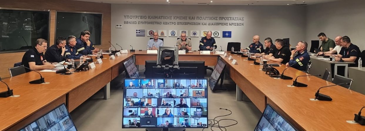 Ευ. Τουρνάς: «Να περιορίσουμε τις ενάρξεις πυρκαγιών και να μειώσουμε την καύσιμη ύλη» – Από την Τρίτη ξεκινούν στοχευμένοι έλεγχοι για τα ακαθάριστα οικόπεδα