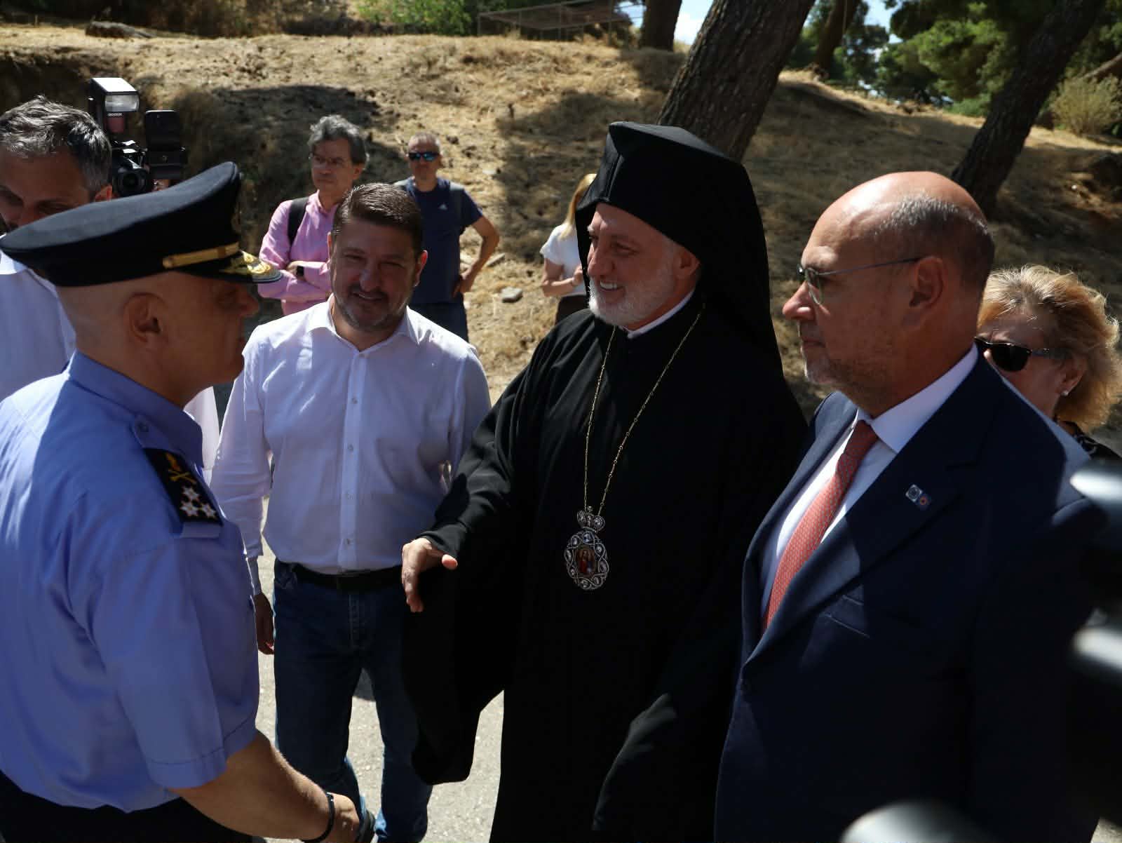Παρουσία του ΓΓΠΠ Νίκου Παπαευσταθίου η δωρεά πυροσβεστικού οχήματος από την Αρχιεπισκοπή Αμερικής στο Εθελοντικό Πυροσβεστικό Κλιμάκιο Πεντέλης