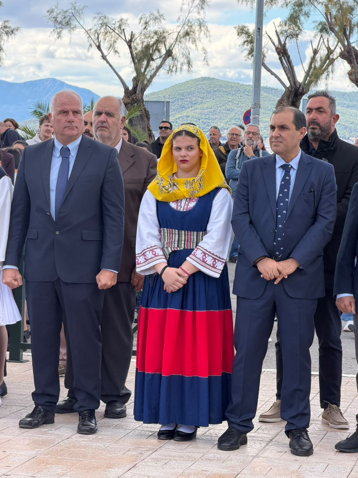 Στην Αίγινα για την εθνική επέτειο της 28ης Οκτωβρίου ο Υφυπουργός Κλιματικής Κρίσης και Πολιτικής Προστασίας Κώστας Κατσαφάδος