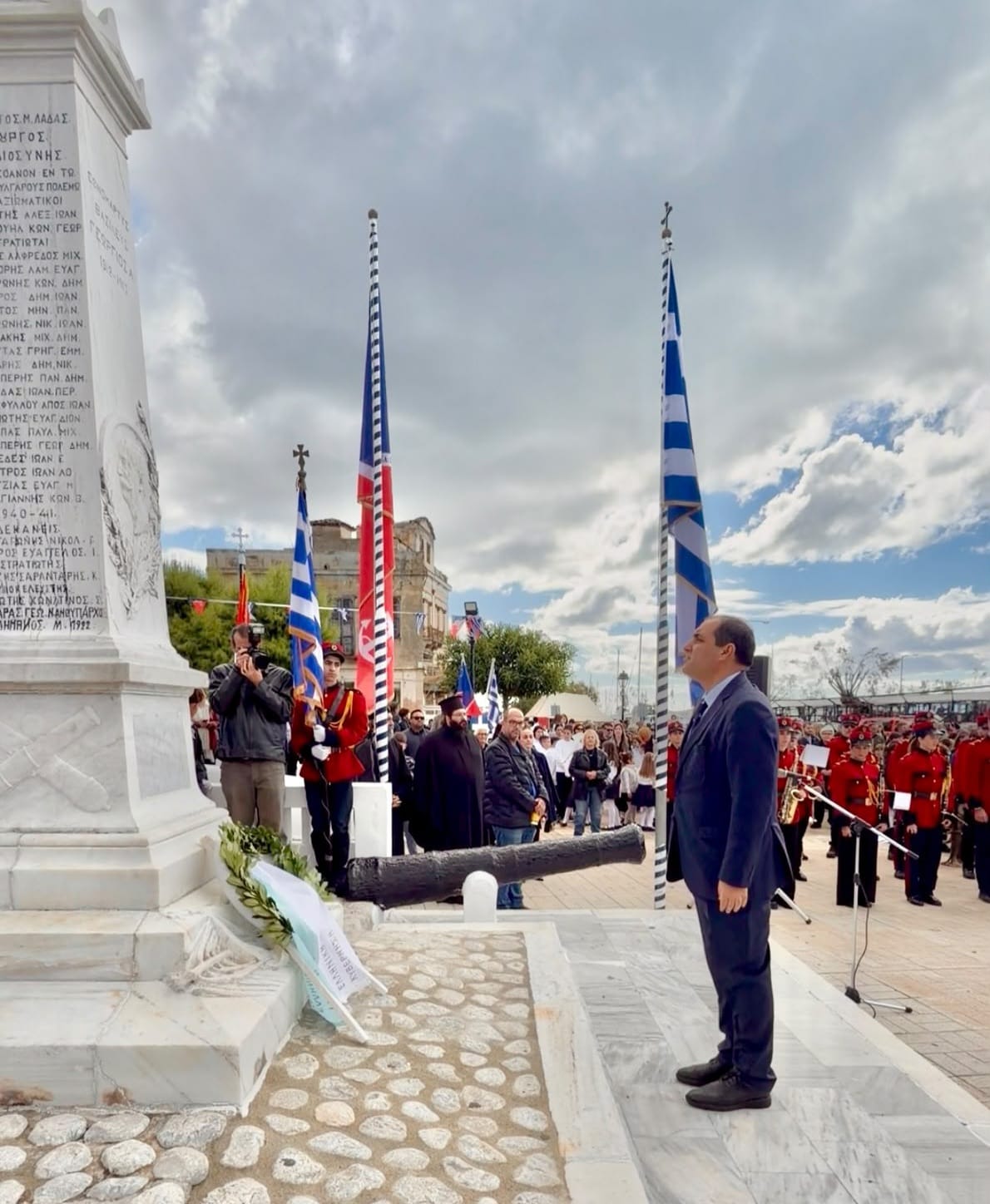 Στην Αίγινα για την εθνική επέτειο της 28ης Οκτωβρίου ο Υφυπουργός Κλιματικής Κρίσης και Πολιτικής Προστασίας Κώστας Κατσαφάδος